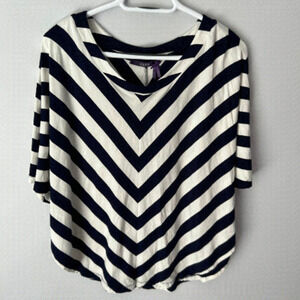 𝅺EUC Laurel, Size 10, Diagonal Cut, Loose Beautiful Top